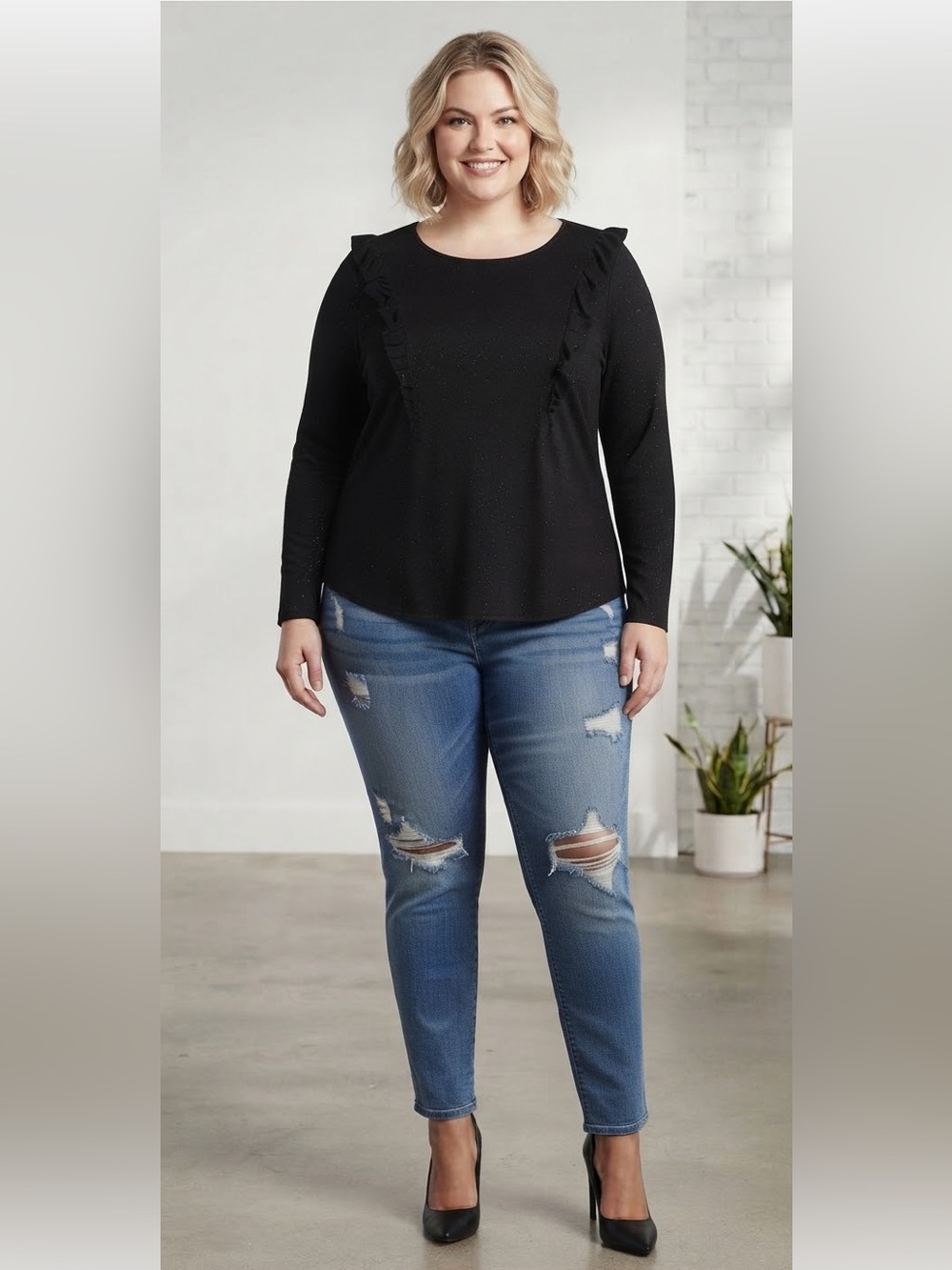 Terra & Sky Women's Plus Size Ruffle Knit Top(Bust 44”
Length 26”)